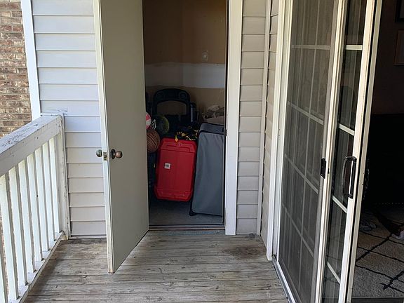3rd image of 1543 Weymouth Cir