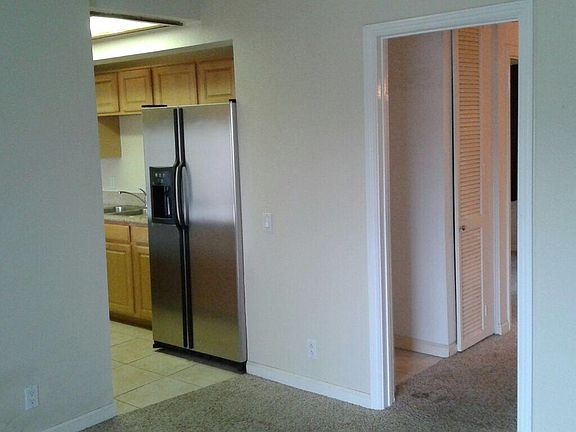 3rd image of 4960 Lantana Dr APT 10