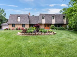 1746 Shaw Woods Dr, Rockford, IL 61107