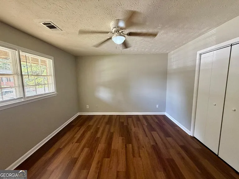 1780 Southgate Ln SE — Photo 6