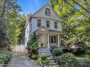 8 Theresa Pl, Staten Island, NY