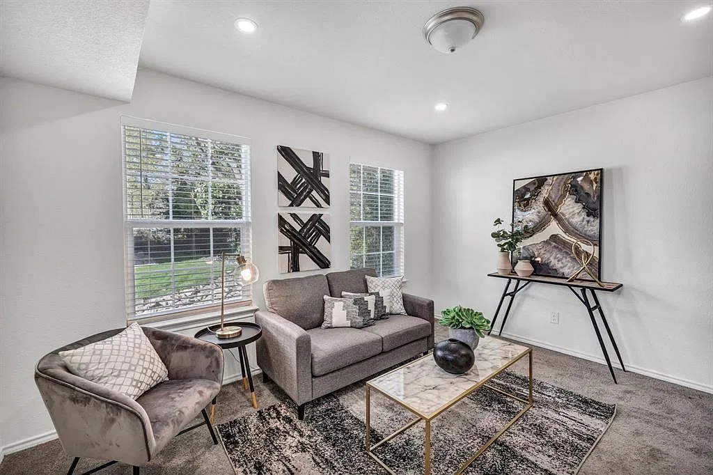 2 bed, 2.0 bath, 1008 sqft, $1,700 — Photo 3