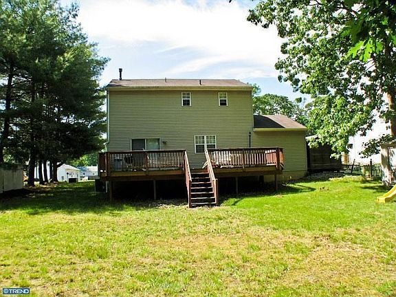 3rd image of 216 Karen Dr