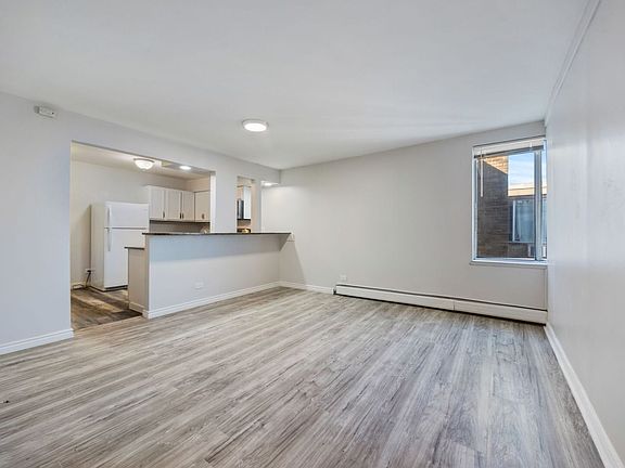 3rd image of 7306 N Winchester Ave APT 505