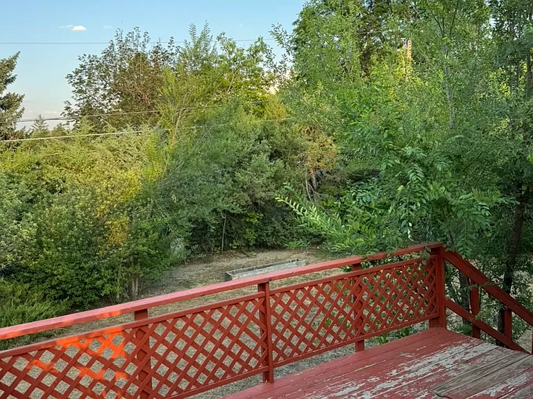 large deck access from upper level dining room