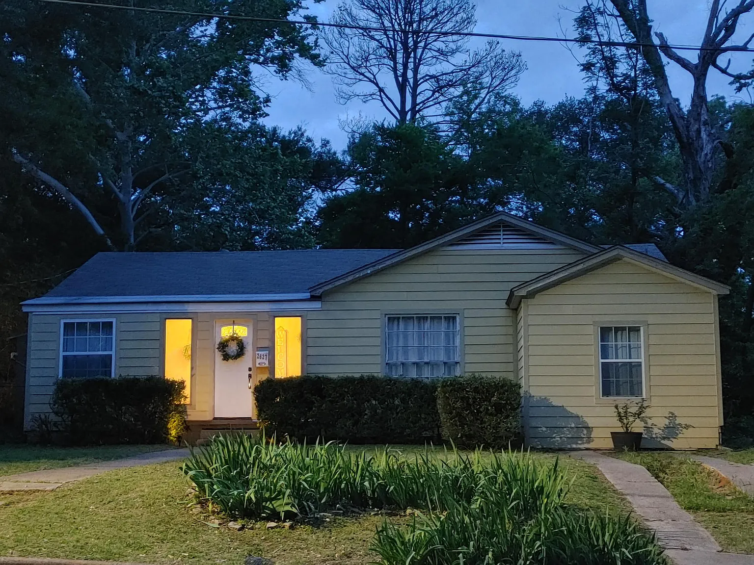 2627 Lawndale Dr — Photo 2