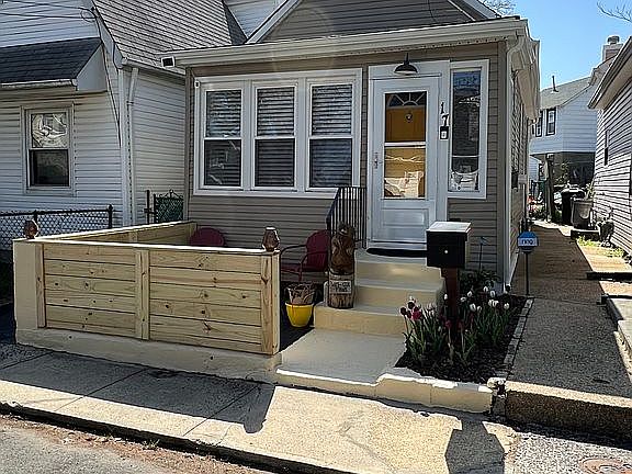 2nd image of 17 Walters St