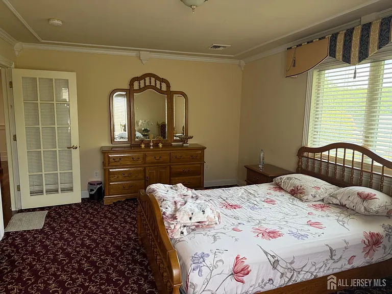 118 Swarthmore Ter — Photo 9