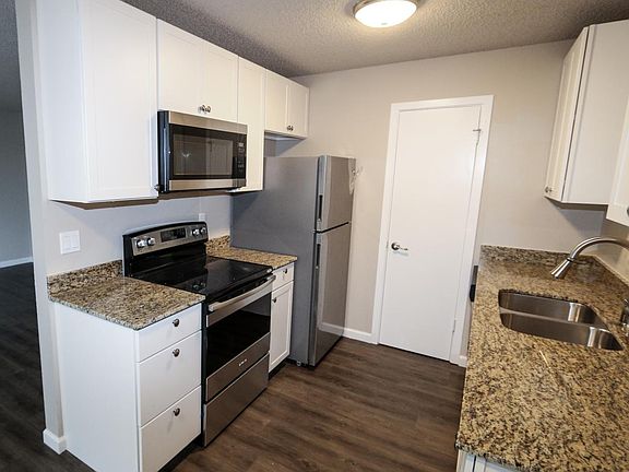 3rd image of 707 N I St #6
