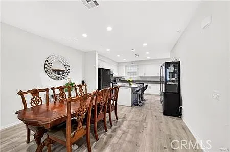 3 bed, 2.5 bath, 1819 sqft, $3,700 — Photo 4
