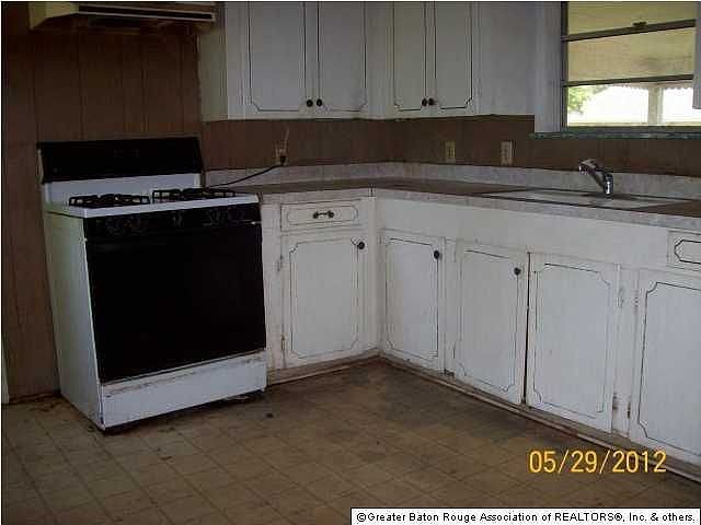 2nd image of 20608 Blind St