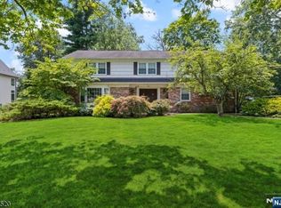 5 Torrence Dr, Livingston, NJ 07039