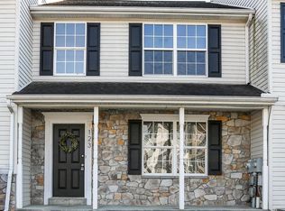 123 Sara Ln, Hanover, PA 17331