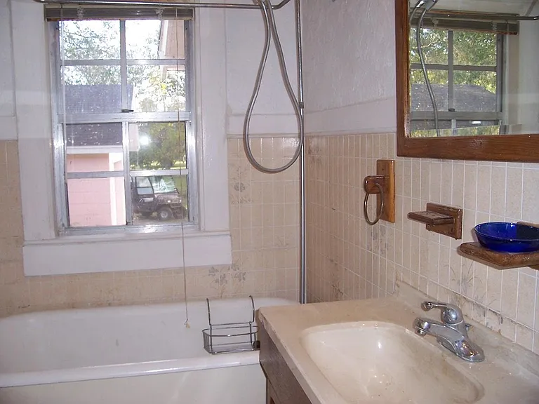 912 W Henry Ave — Photo 9