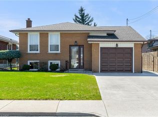 11 Forest Hill Cres, Hamilton, ON L8K 5V2