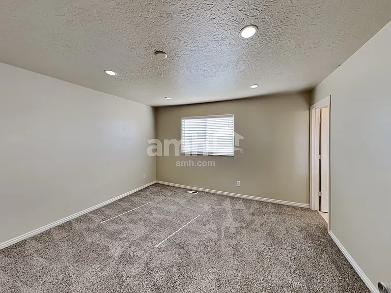 272 S 590 W — Photo 12
