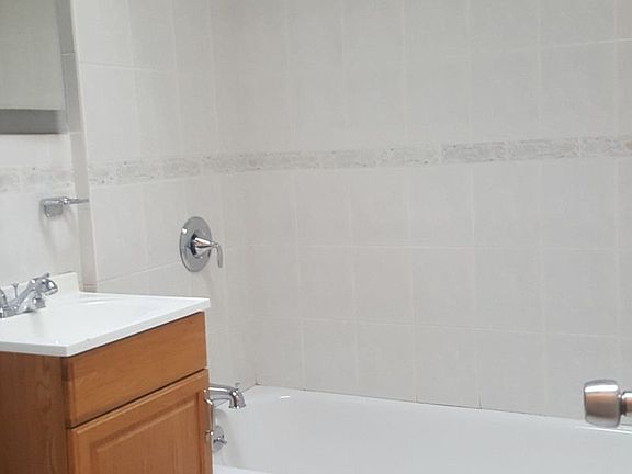 5th image of 1373 E 54th St #2