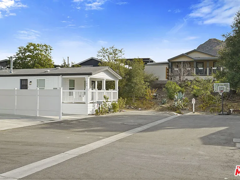 30473 Mulholland Hwy #109 — Photo 32