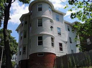 16 Elizabeth St, Worcester, MA 01605