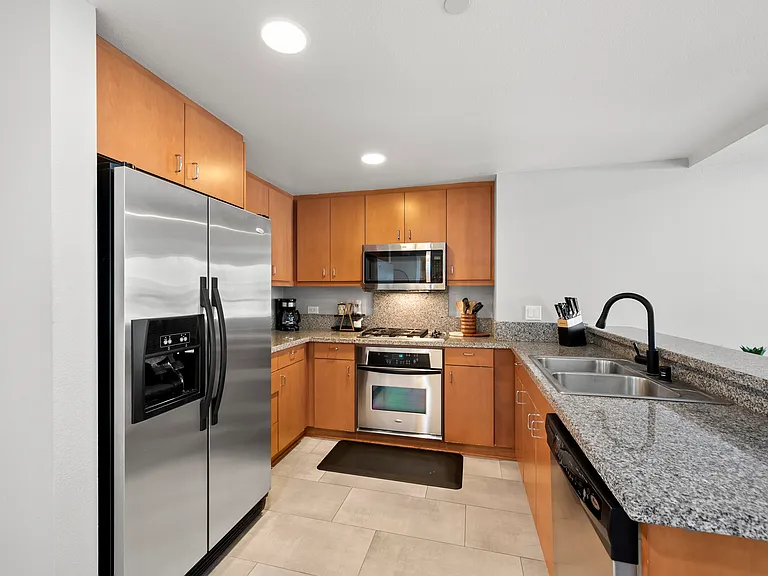 875 G St #202 — Photo 11