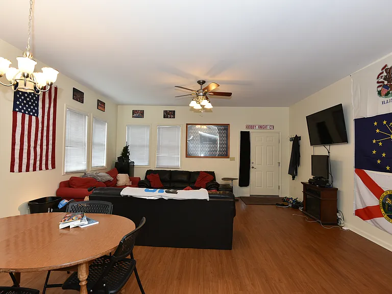 320 S Dunn — Photo 8