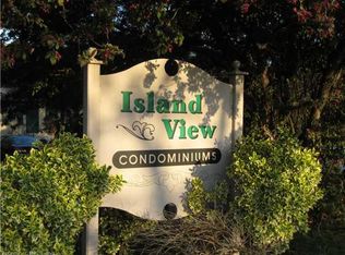 28 Bay Path Way, Branford, CT 06405