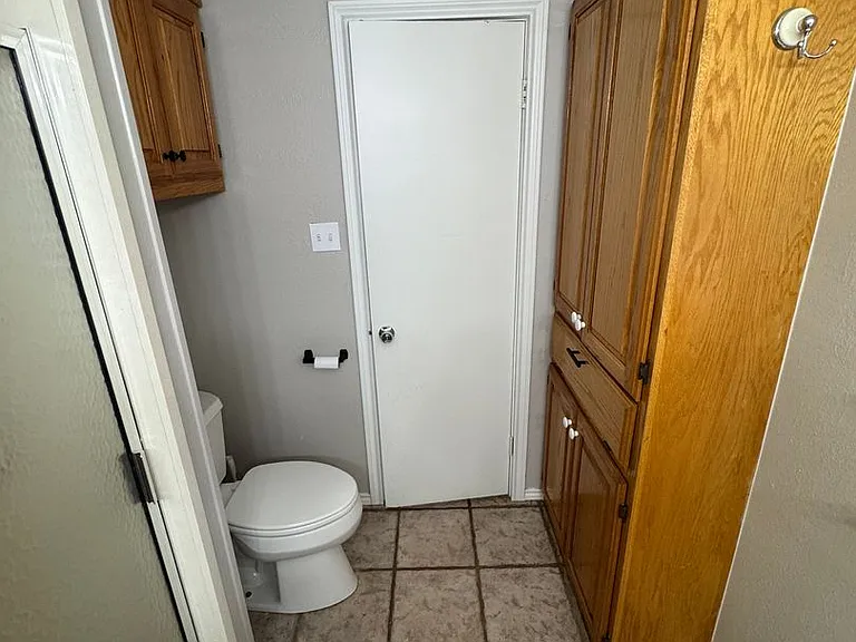 8174 FM 1402 — Photo 16