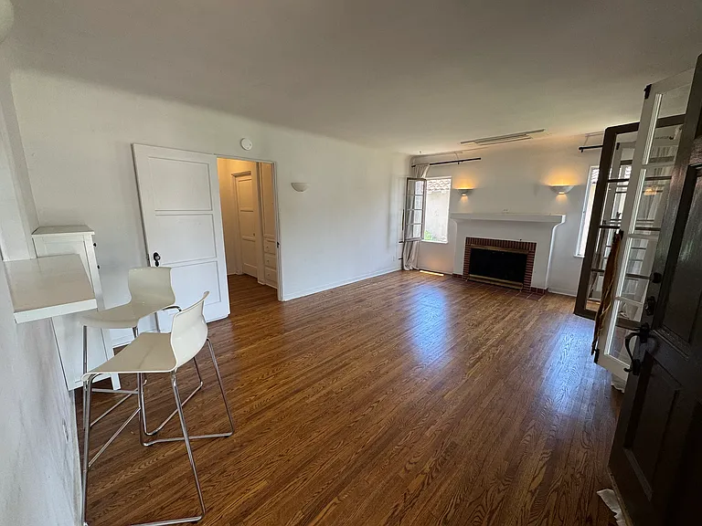 1418 Spazier Ave — Photo 6