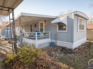 135 SE 46th St, Topeka, KS 66609