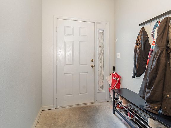 4th image of 2984 Langdon Ln N