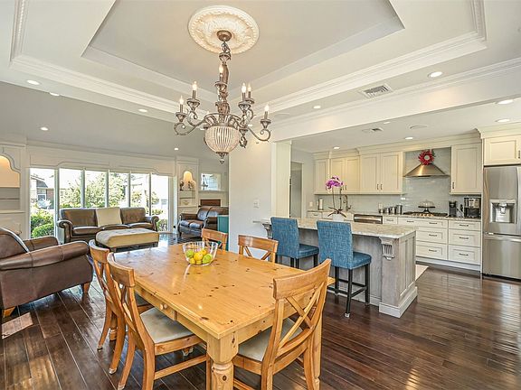 3rd image of 250 Birchwood Park Dr