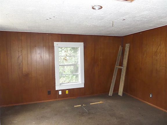 5th image of 4075 Brookdale Ave