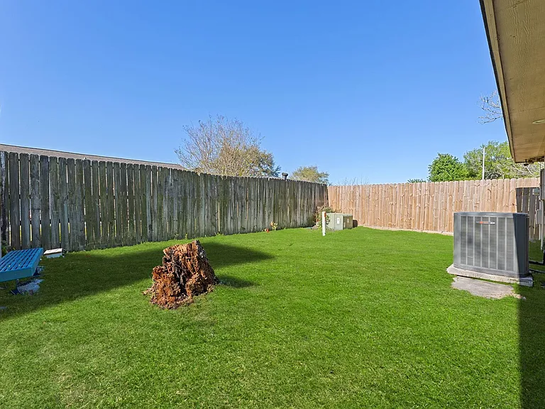 5211 Court Rd — Photo 33