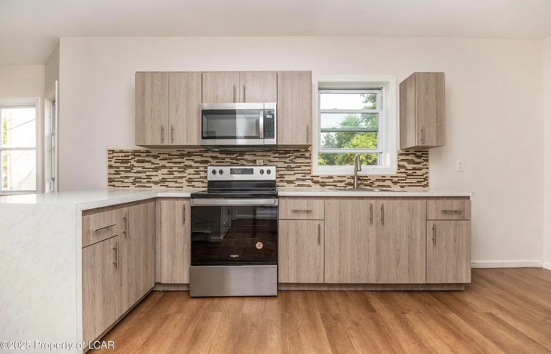 3 bed, $1,500 — Photo 4