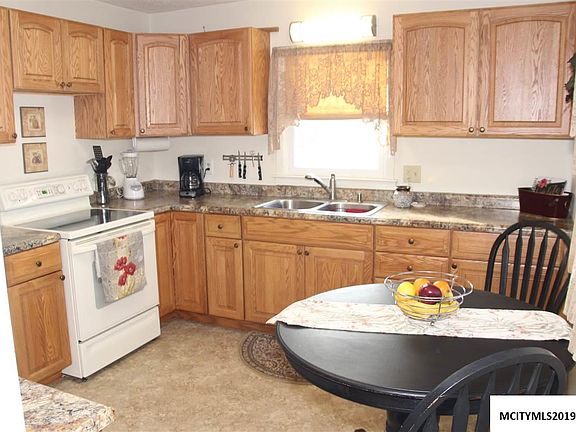 2nd image of 817 N Fillmore Ave