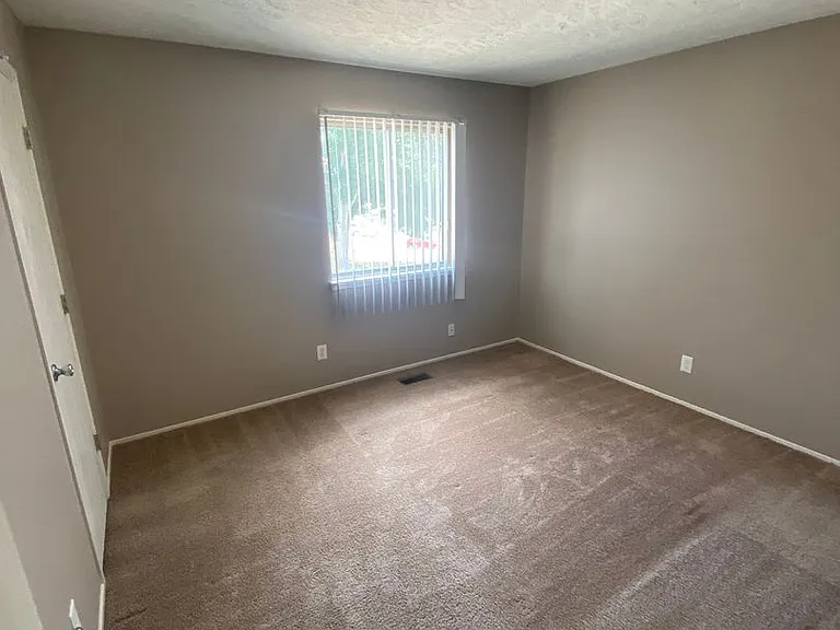 Southdale Square Apartments — Photo 98