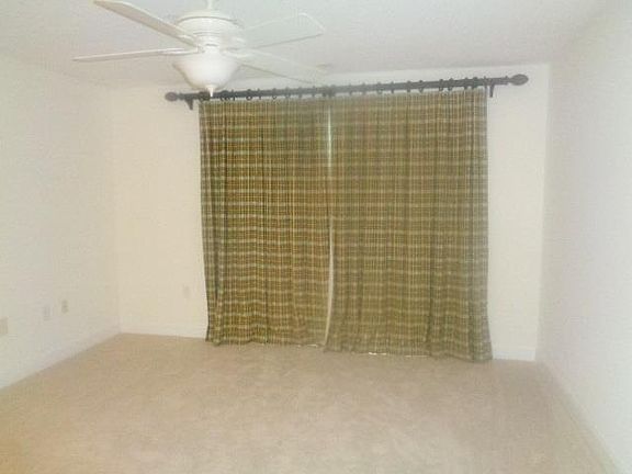 3rd image of 315 Lookover Dr