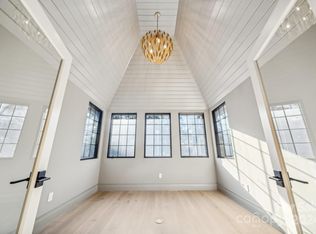900 Jefferson Dr, Charlotte, NC 28270