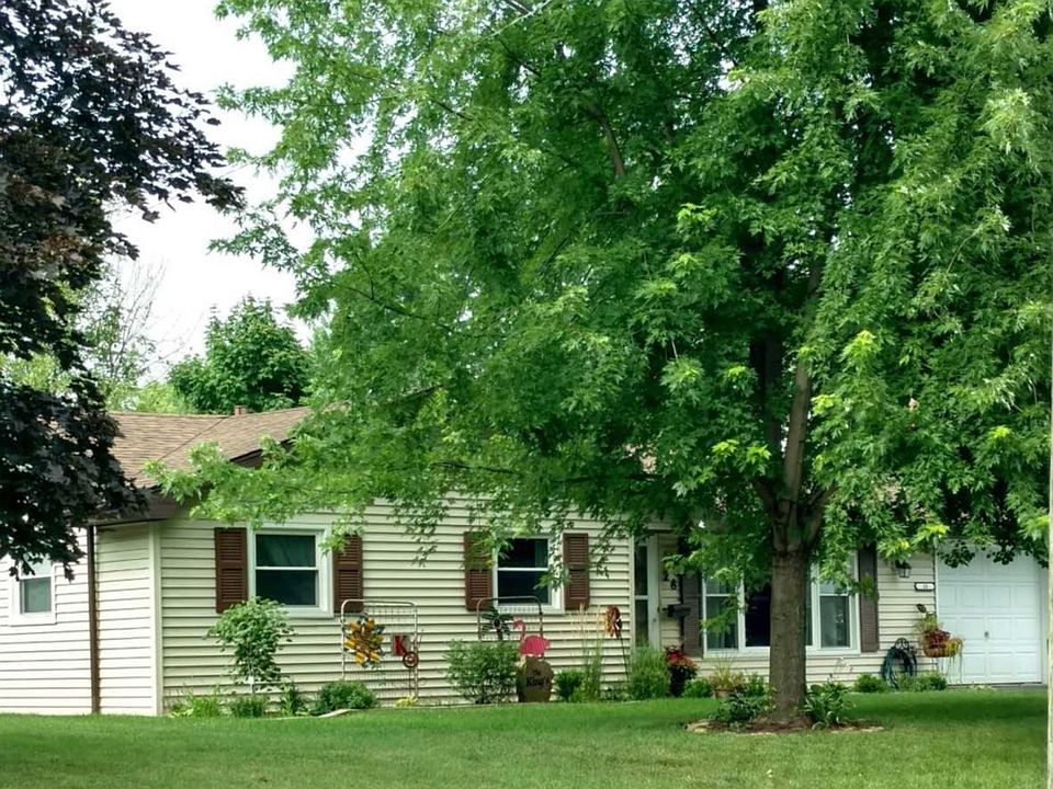 1st image of 28 Hanson Dr