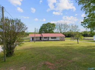 9150 2nd St E, Leighton, AL 35646