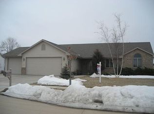 533 W Rolling Meadows Ln, Appleton, WI 54913