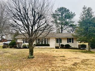 407 Royal Oak Dr, Paris, TN 38242