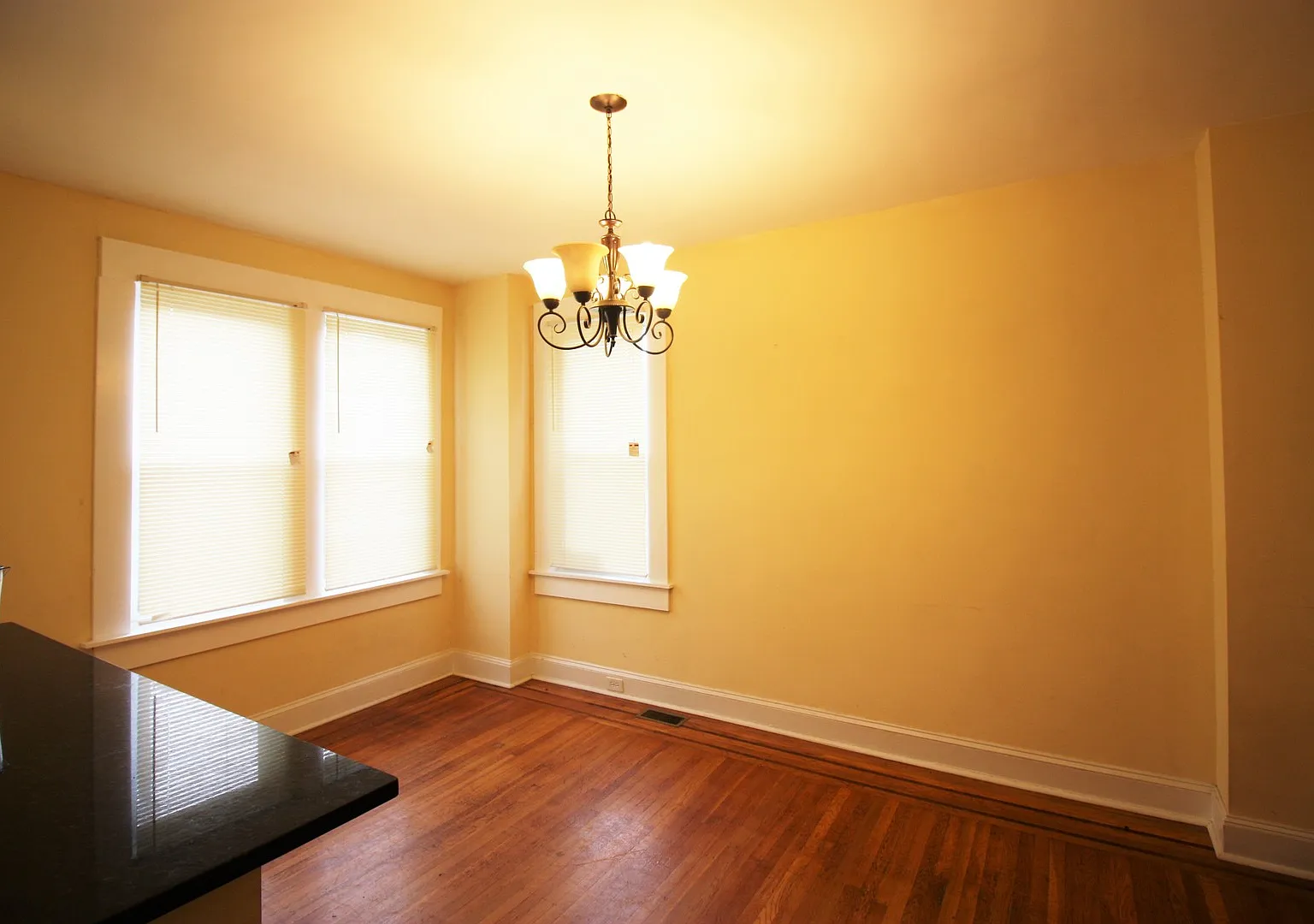 Huge 5 Bedroom Home Accepting 4 Bedroom Voucher And $99 Security Deposit! — Photo 2