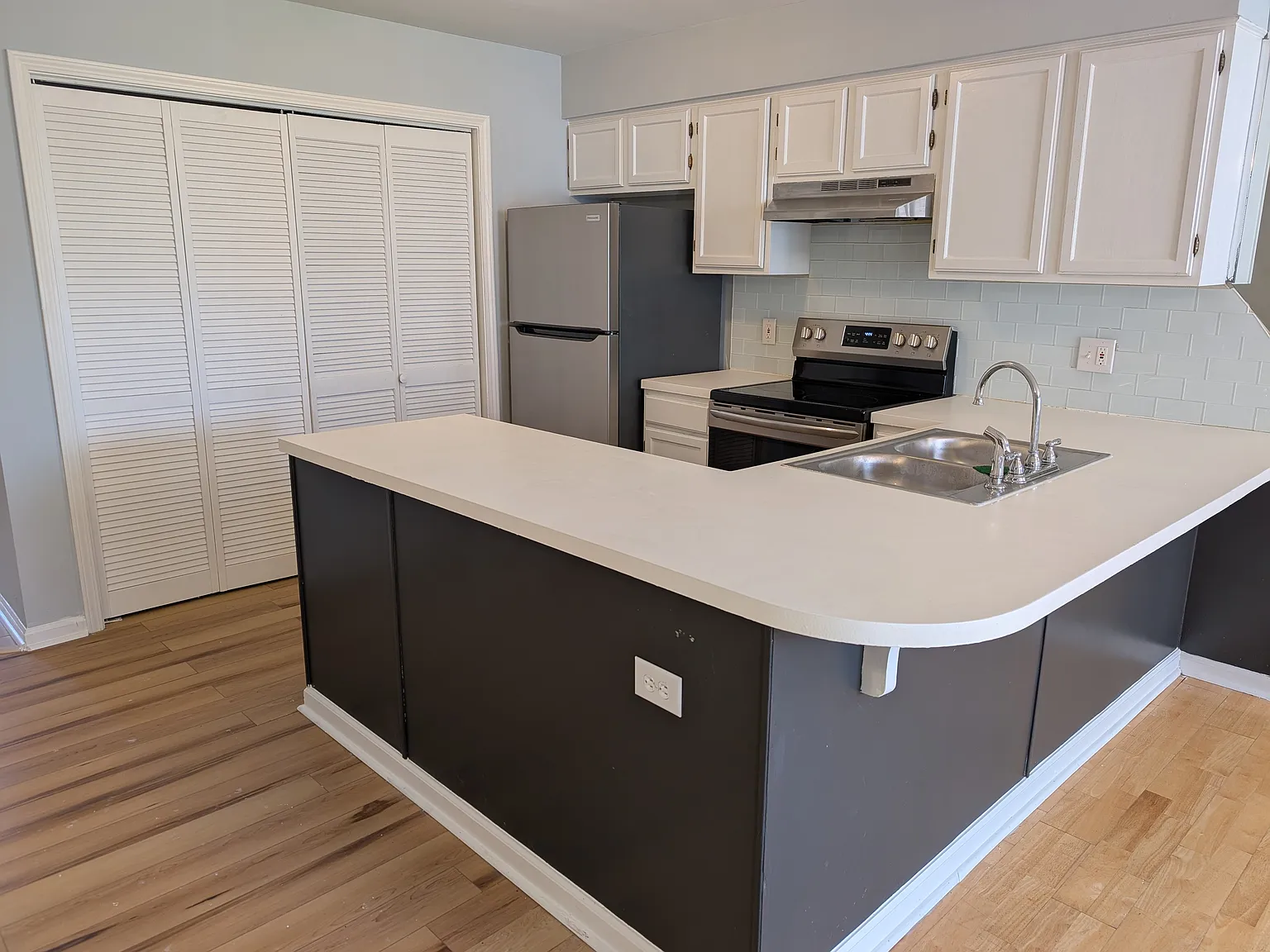 2 bed, 1233 sqft, $1,300 — Photo 4