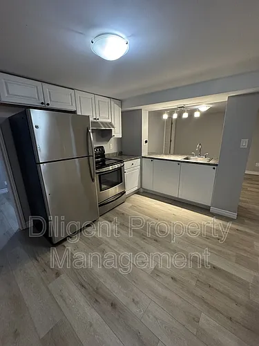 736 Stormont St #LOWER Photo 1