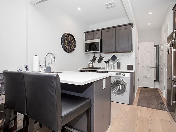 4th image of 223 E 74th St APT 4D