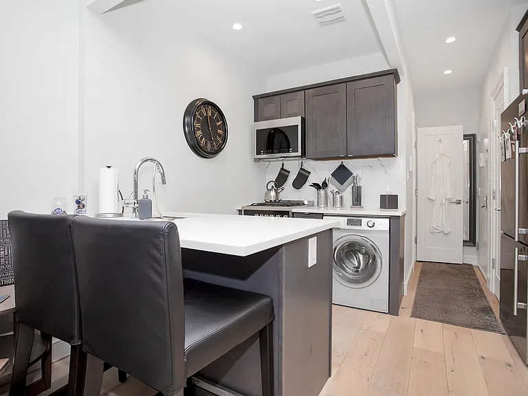 223 E 74th St #3D — Photo 3