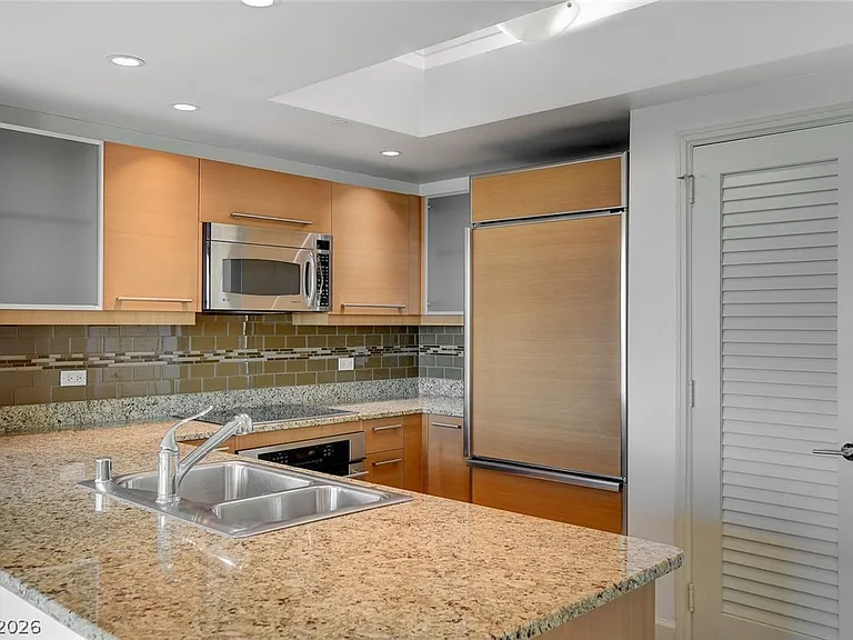 322 Karen Ave #2705 — Photo 12