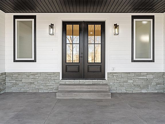 2nd image of 647 Narrow Cir