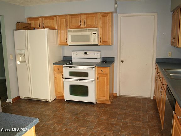 5th image of 4875 Key Madeira Dr